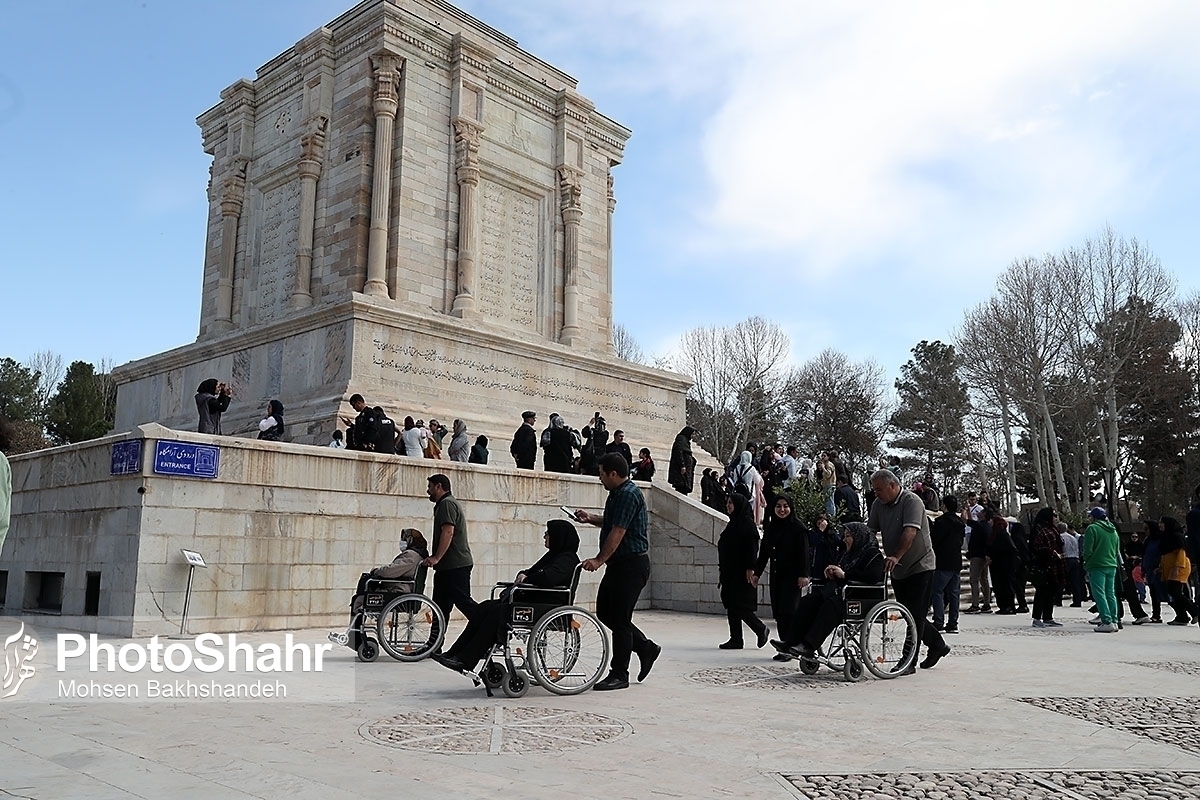 نخستین همایش ملی «گردشگری و تحول پایدار» با شعار «آینده شهر در آینه گردشگری»، صبح امروز با حضور استاندار خراسان رضوی، مشاور وزیر میراث فرهنگی و شهرداران شهر‌های استان، برگزار شد. در حاشیه این مراسم، از ۳۰ دستگاه خودروی سنگین ویژه بخش‌های مختلف خدمات شهری نیز رونمایی شد.