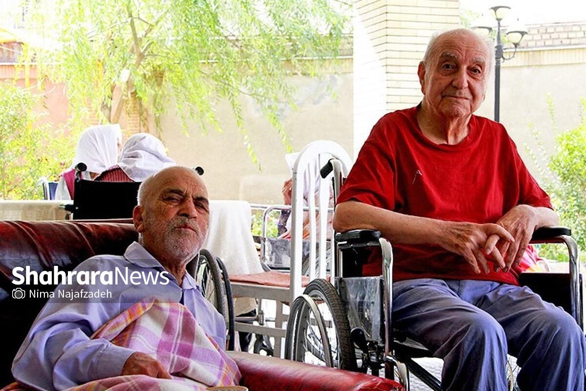 امروزه مراکز نگهداری سالمندان صرفاً با چند تخت و صندلی و سکوت غمگین پدربزرگ‌ها و مادربزرگ‌هایمان، روز را به شب نمی‌رسانند و رویکردهای اجتماعی و فرهنگی را که در بسیاری موارد، منجر به حال خوب سالمندان می‌شوند، در اداره این مراکز شاهد هستیم.  