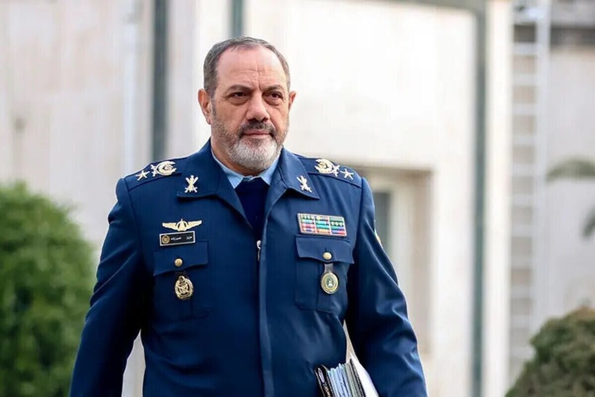 وزیر دفاع و پشتیبانی نیرو‌های مسلح ایران در رأس هیئتی عالی‌رتبه وارد آنکارا پایتخت ترکیه شد.