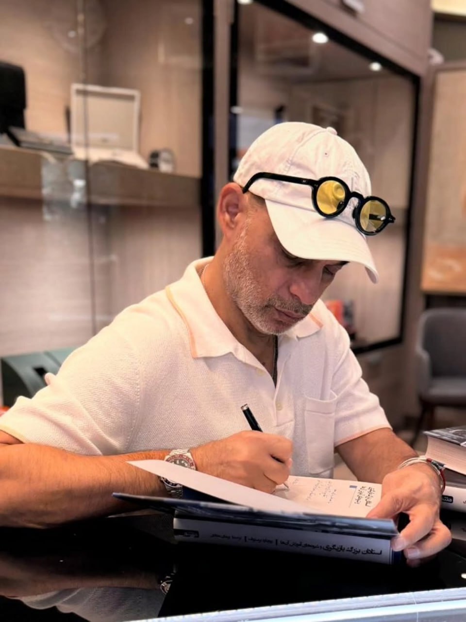 «استادان بزرگ بازیگری» با ترجمه پیمان معادی منتشر شد + تصاویر «استادان بزرگ بازیگری» با ترجمه پیمان معادی منتشر شد + تصاویر