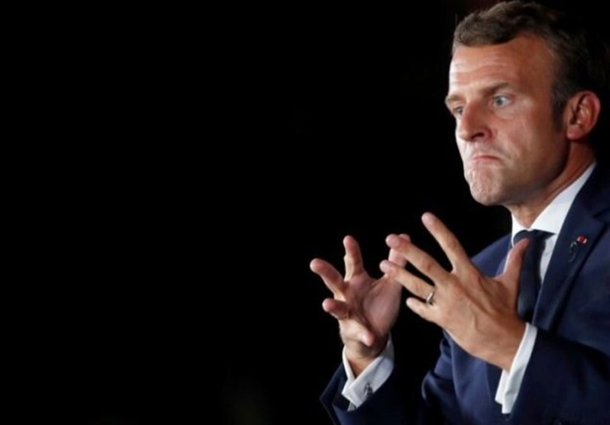 رئیس جمهور فرانسه با اشاره به دست‌کم گرفته شدن مسئله تهدید روسیه از طرف اروپا این کشور را در کنار تروریسم بزرگترین تهدید ساختاری برای اروپایی‌ها دانست.