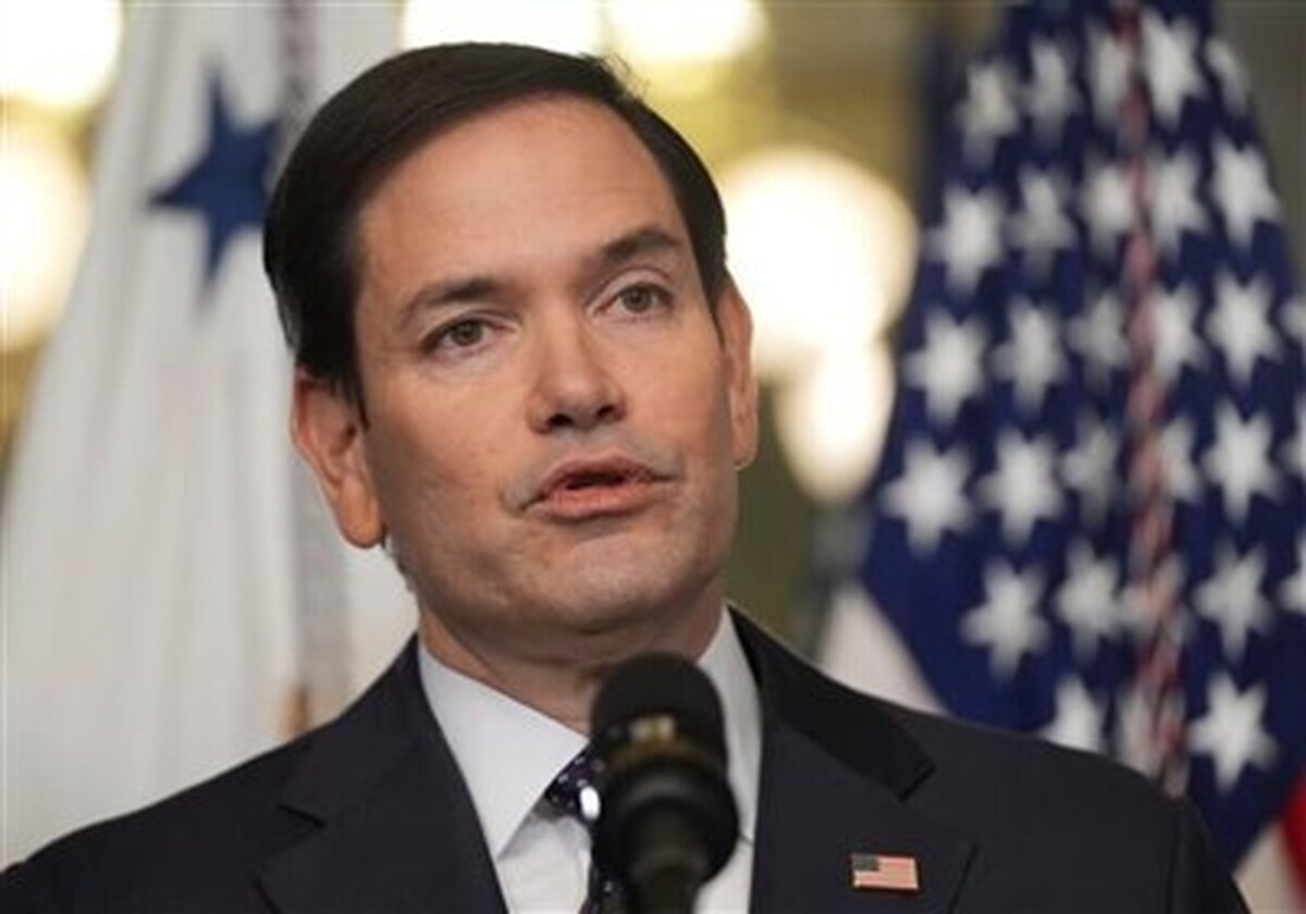 وزیر خارجه آمریکا در ادعایی تکراری علیه تهران مدعی شد که واشنگتن تمام مسیر‌های ایران را به سمت سلاح اتمی مسدود خواهد کرد.