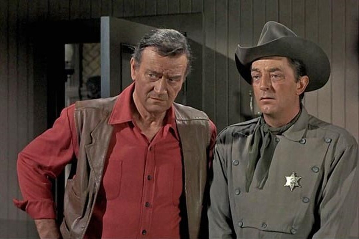 «باشگاه رویال»، «همه چی رو می‌دونم»، «در دل دریا»، «شیفت عصر»، «ماجرا‌های دایناسور خانگی»، «پنگوئن ببری»، «از گهواره ربوده شده»، «تیرانداز» و...بخشی از  فیلم‌ها و انیمیشن‌هایی است که تلویزیون در در روز‌های پایانی این هفته (یکم و ۲ آبان ۱۴۰۴) برای مخاطبان در نظر گرفته است.