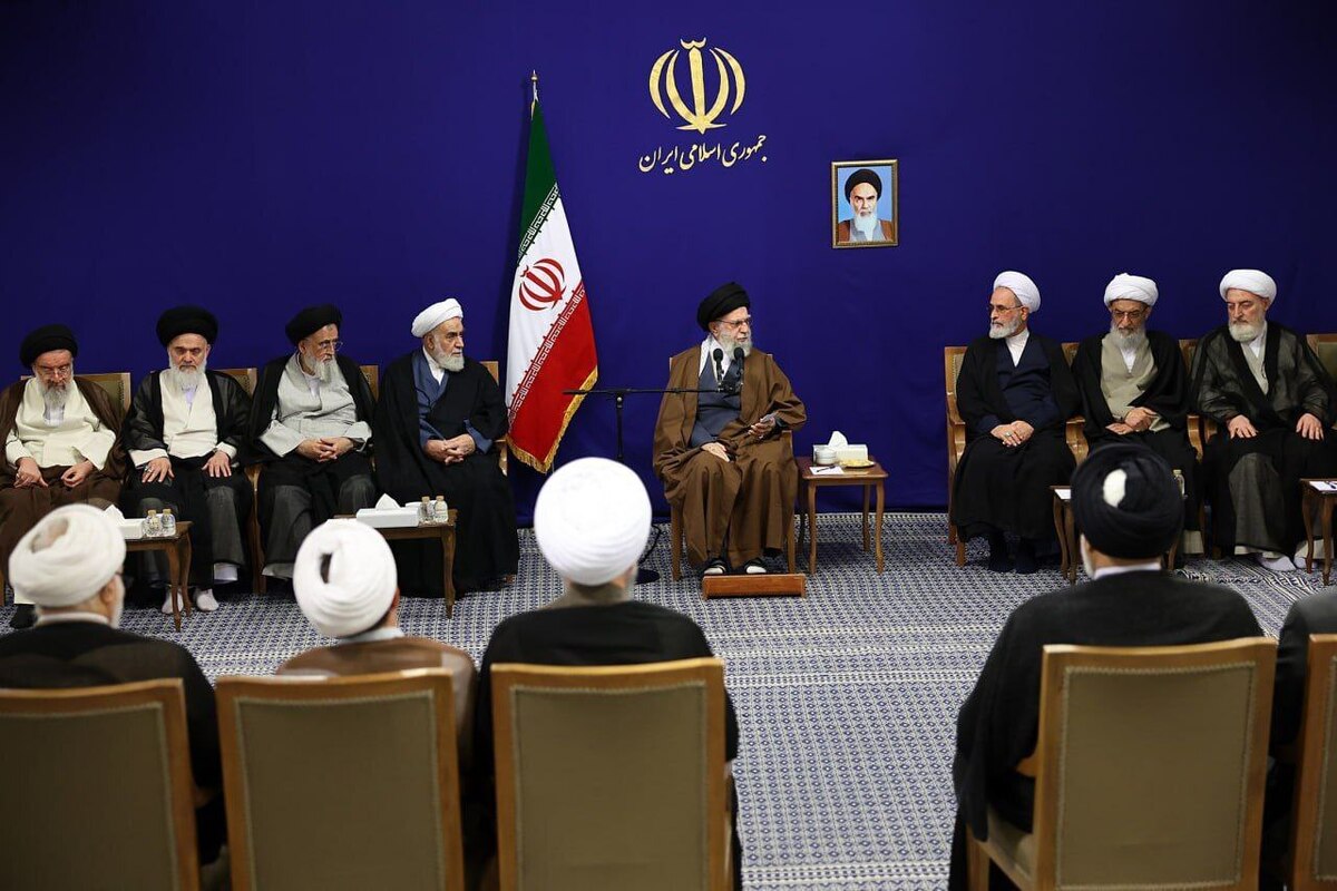 بیانات رهبر معظم انقلاب اسلامی در دیدار دست‌اندرکاران همایش بین‌المللی علامه میرزای نائینی (ره)، صبح امروز در محل برگزاری این همایش در قم منتشر شد.