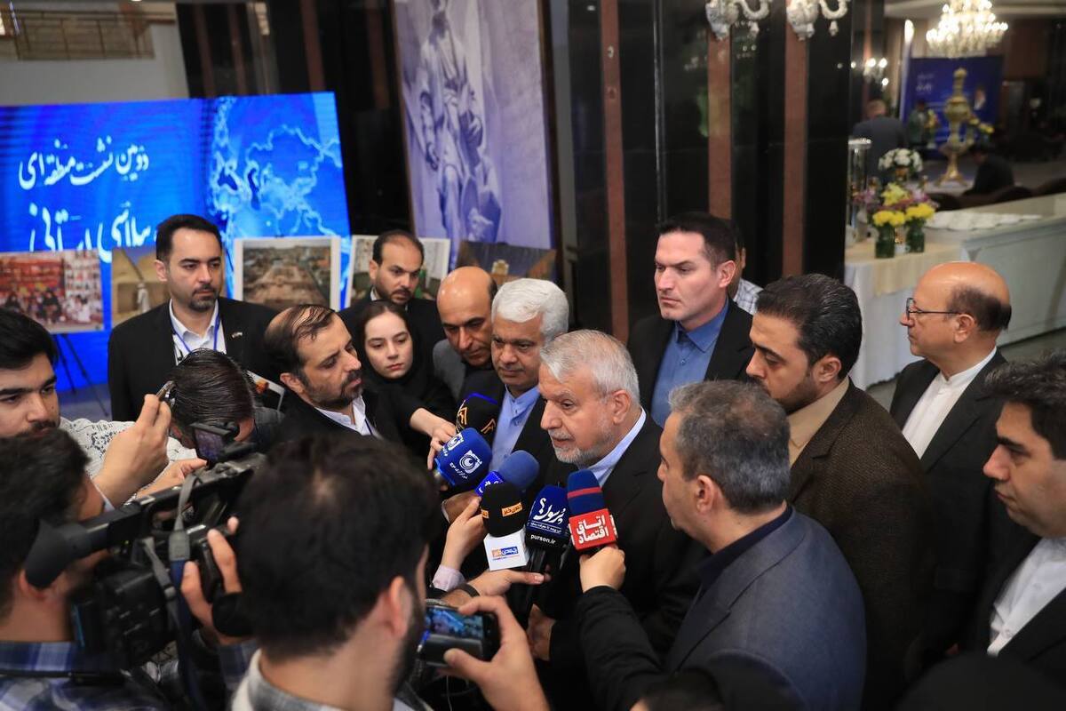 وزیر میراث فرهنگی، گردشگری و صنایع‌دستی گفت: ۵۰ درصد ظرفیت گردشگری ایران متوجه زیارت و مشهد است و مشهد چندبرابر ظرفیت فعلی، نیاز به زیرساخت‌های گردشگری دارد.