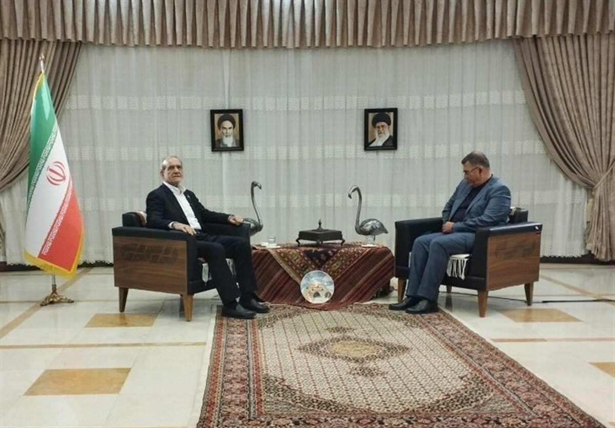 رئیس جمهور با تأکید بر احیای دریاچه ارومیه گفت: در این خصوص برنامه‌ای جامع در دست اجراست که در آن هم ظرفیت‌های علمی کشور و هم تجربیات جهانی از جمله همکاری با سازمان فائو مورد استفاده قرار می‌گیرد.