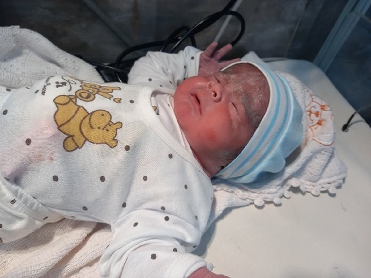 بانوی گنابادی ۴۲ساله با سابقه دیابت، سومین فرزند خود را در بیمارستان قائم(عج) به دنیا آورد.