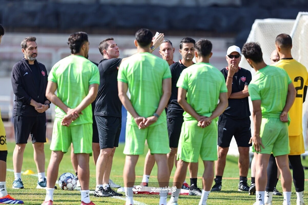 دستیار وحید هاشمیان، اولین اخراجی پرسپولیس