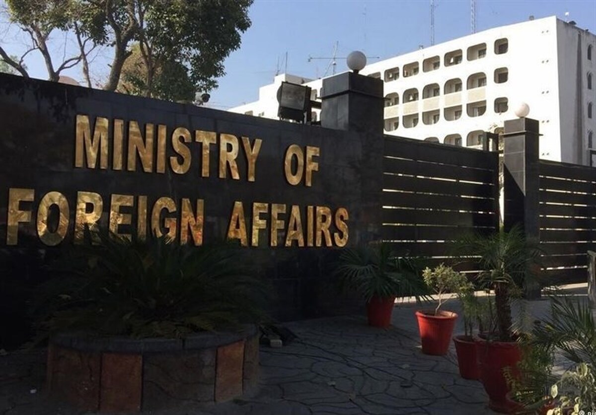 سخنگوی وزارت خارجه پاکستان با اشاره به توافق دفاعی ۱۰ ساله بین هند و آمریکا اظهار داشت که هنوز زود است تا در این باره اظهار نظر شود.