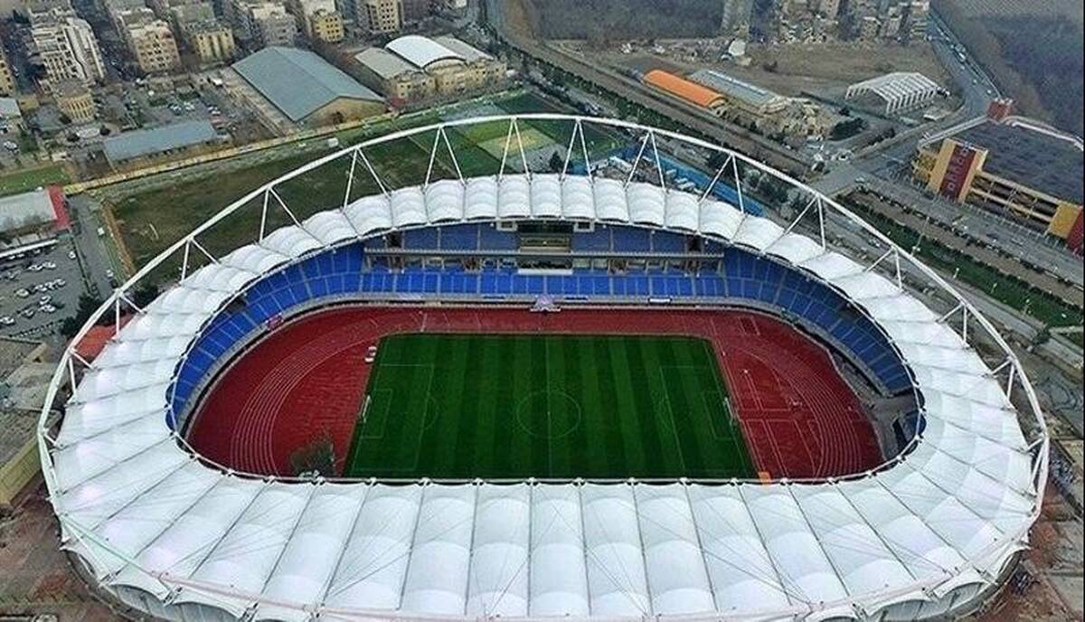 بازی تیم‌های نساجی و شهیدقندی یزد با حضور زنان در ورزشگاه امام‌رضا(ع) مشهد برگزار شد.