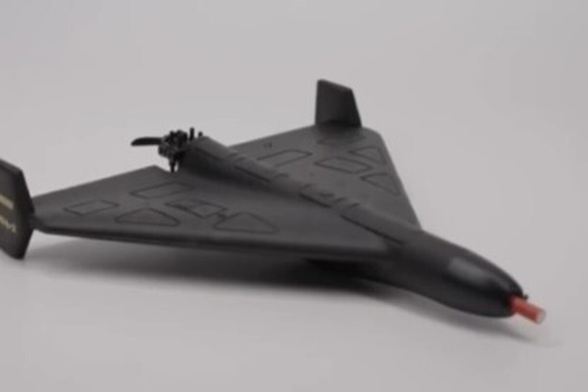 پهپاد پلاستیکی جران۲ کپی پهپاد شاهد برای کودکان بالای ۳ سال توسط شرکت آمازون روسیه به بازار عرضه می‌شود