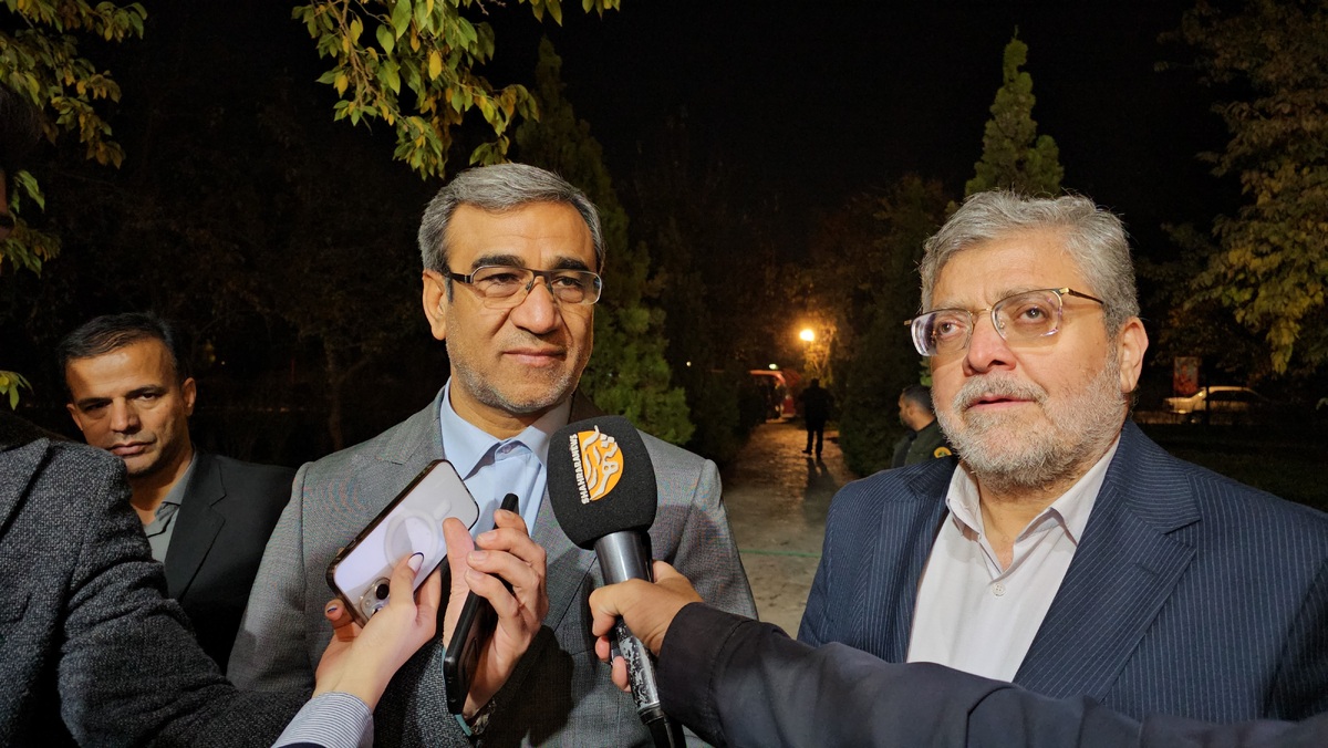 استاندار خراسان رضوی در حاشیه بازدید از «باغ مشهد» و جشنواره «طعم و رنگ پاییز» گفت: خوشحالیم که در این اتفاقات هم شهرداری مشهد پیشگام بوده و البته توقع هم از شهرداری مشهد همین است.