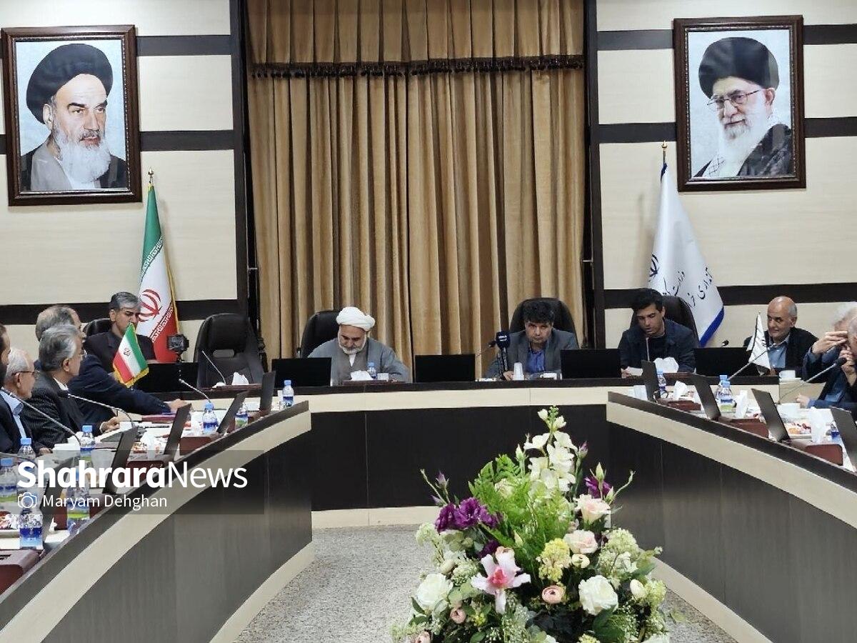 دغدغه‌های هنر خطاطی و خوشنویسان مشهد در نهمین نشست «شنبه‌های گفت‌وگو» استانداری مطرح شد