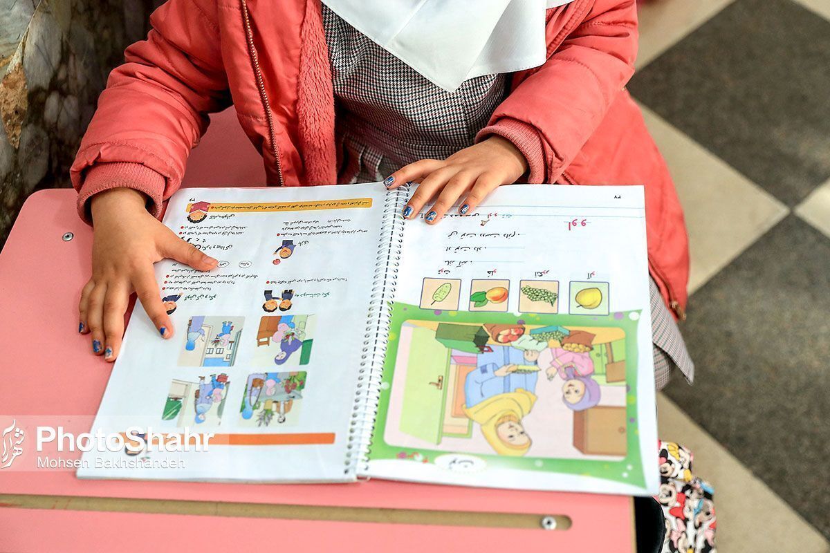 معاون توسعه منابع و پشتیبانی سازمان پژوهش و برنامه‌ریزی آموزشی، گفت: با هدف تسهیل دسترسی دانش‌ آموزان به منابع آموزشی، امکان ثبت سفارش تک‌جلدی کتاب‌های درسی (توزیع پستی) از امروز (یکشنبه ۱۱ آبان ۱۴۰۴) در سامانه فروش و توزیع مواد آموزشی فعال می‌شود.