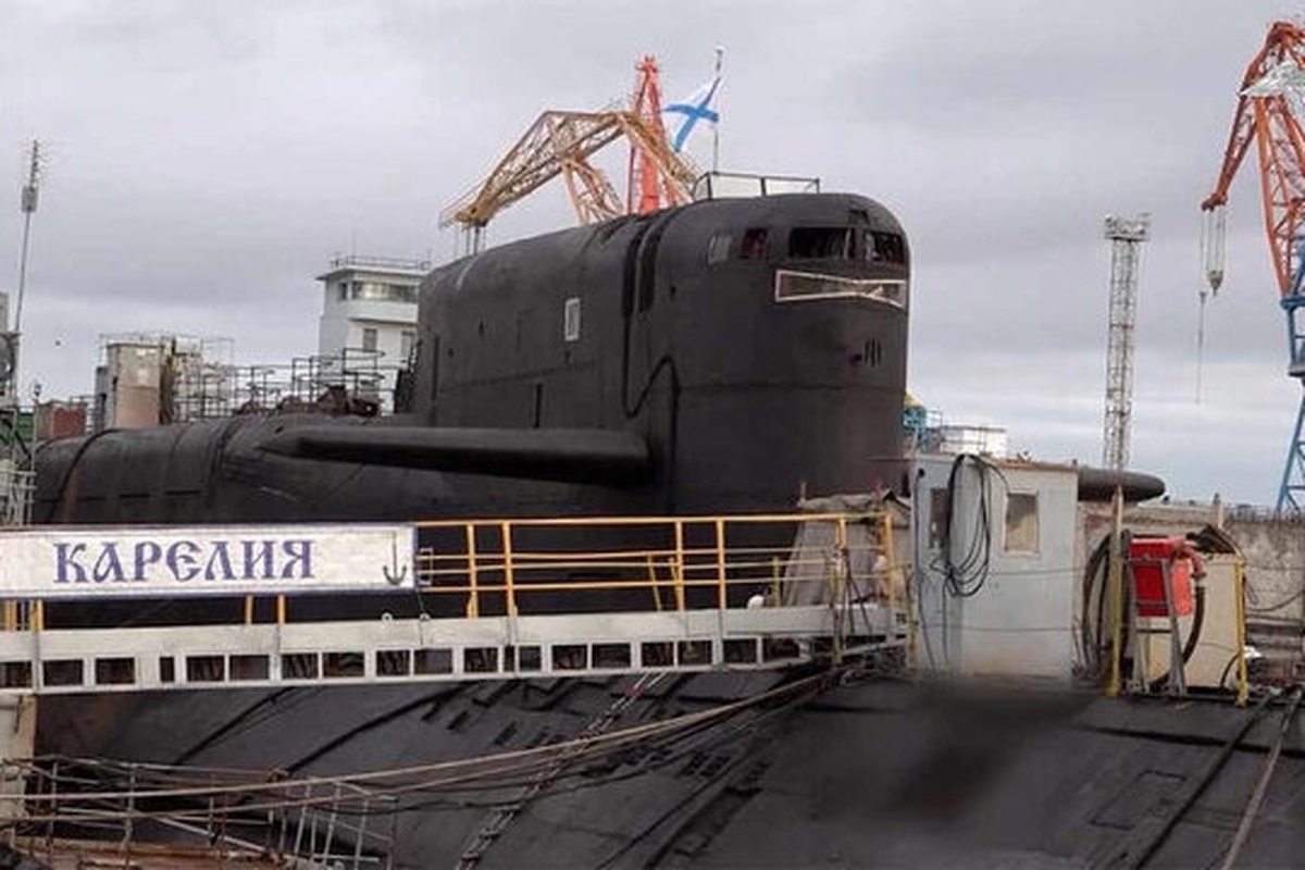 روسیه یک زیردریایی هسته‌ای جدید را با نظارت وزیر دفاع این کشور به آب انداخت.