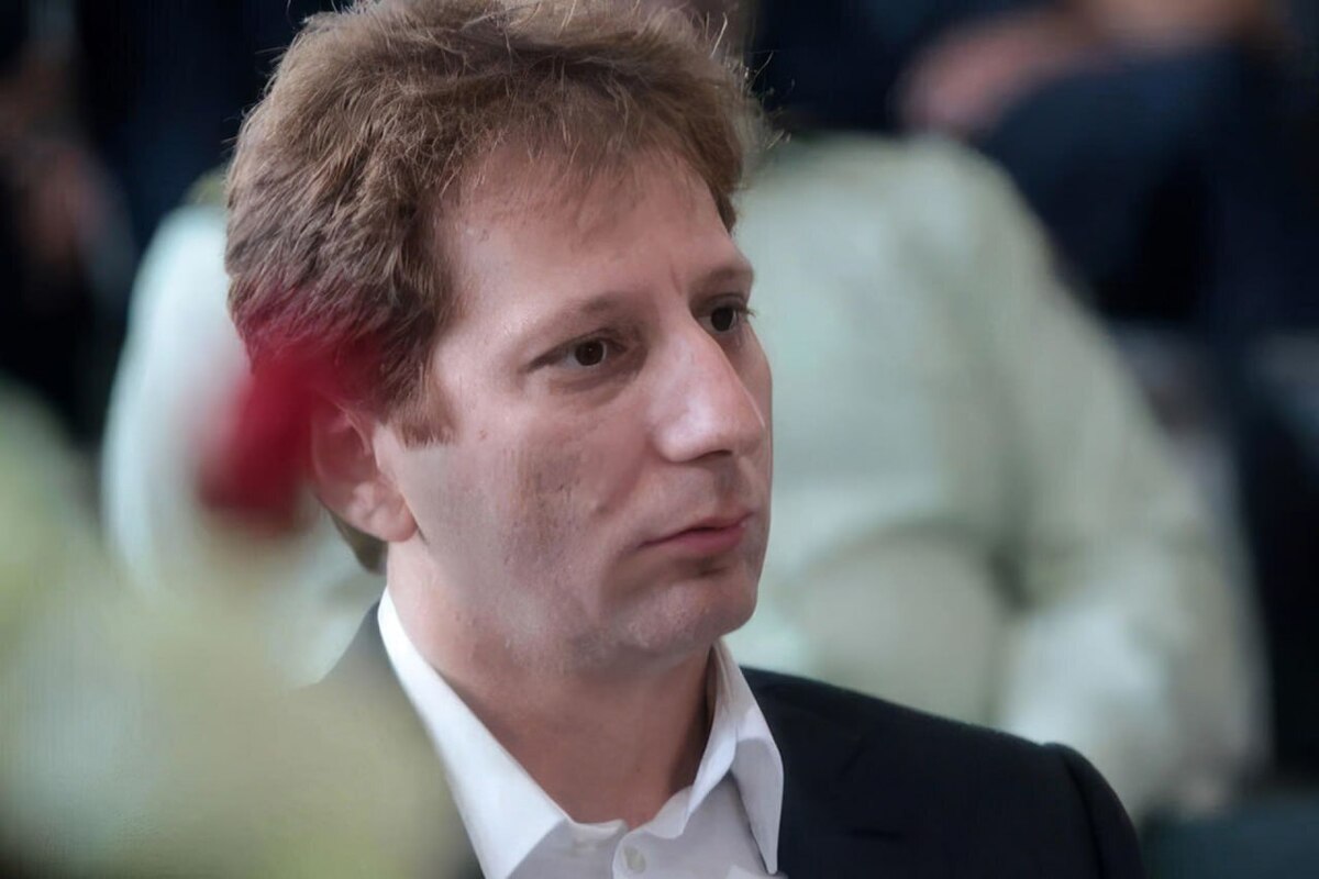 یک عضو کمیسیون اقتصادی مجلس شورای اسلامی در صفحه ایکس خود، از اعطای مهلت دوماهه جدید به بابک زنجانی از سوی قوه‌قضائیه برای تسویه بدهی معوق خود به شرکت ملی نفت خبر داد.