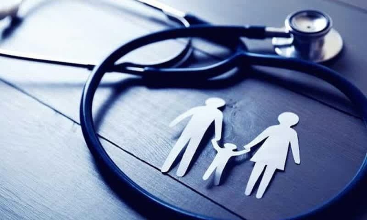 وزیر بهداشت، درمان و آموزش پزشکی با اشاره به افرادی که فاقد هرگونه پوشش بیمه درمانی هستند، گفت: در حال حاضر این افراد در صورت بروز عارضه یا بیماری، توسط بیمه سلامت روی تخت بیمارستان بیمه می‌شوند.