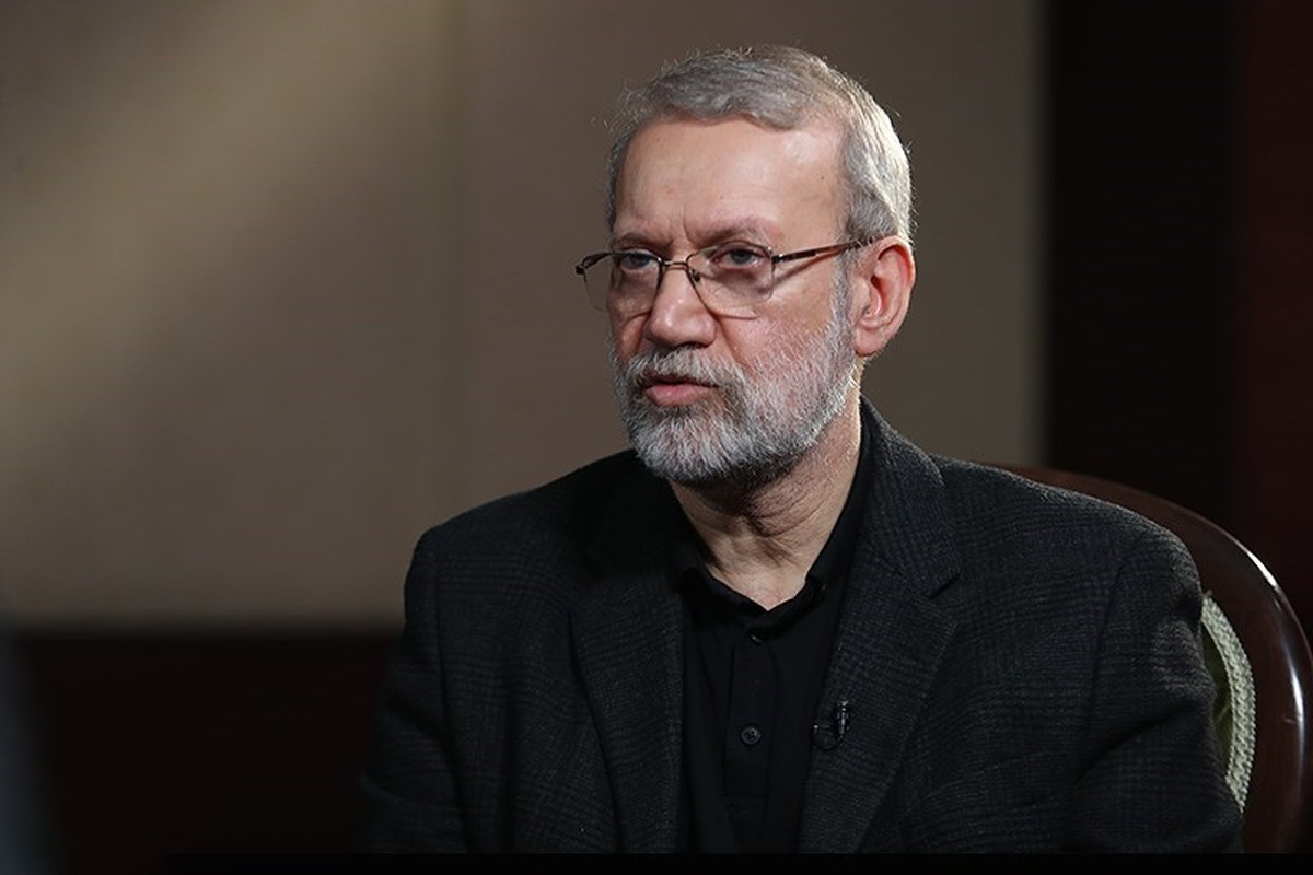 دبیر شورای‌عالی امنیت ملی گفت: اگر قرار است عقلانیت بر مذاکرات حاکم شود، باید یک نوع مقاومت ملی شکل بگیرد و این مقاومت ملی یک ضلع اقتصادی دقیق دارد.