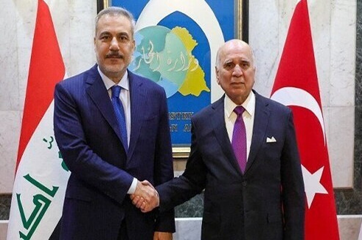 وزیر خارجه ترکیه در کنفرانس مطبوعاتی مشترک با همتای عراقی خود در بغداد تأکید کرد: کشورهای منطقه باید مشکلات‌شان را خود حل کنند.