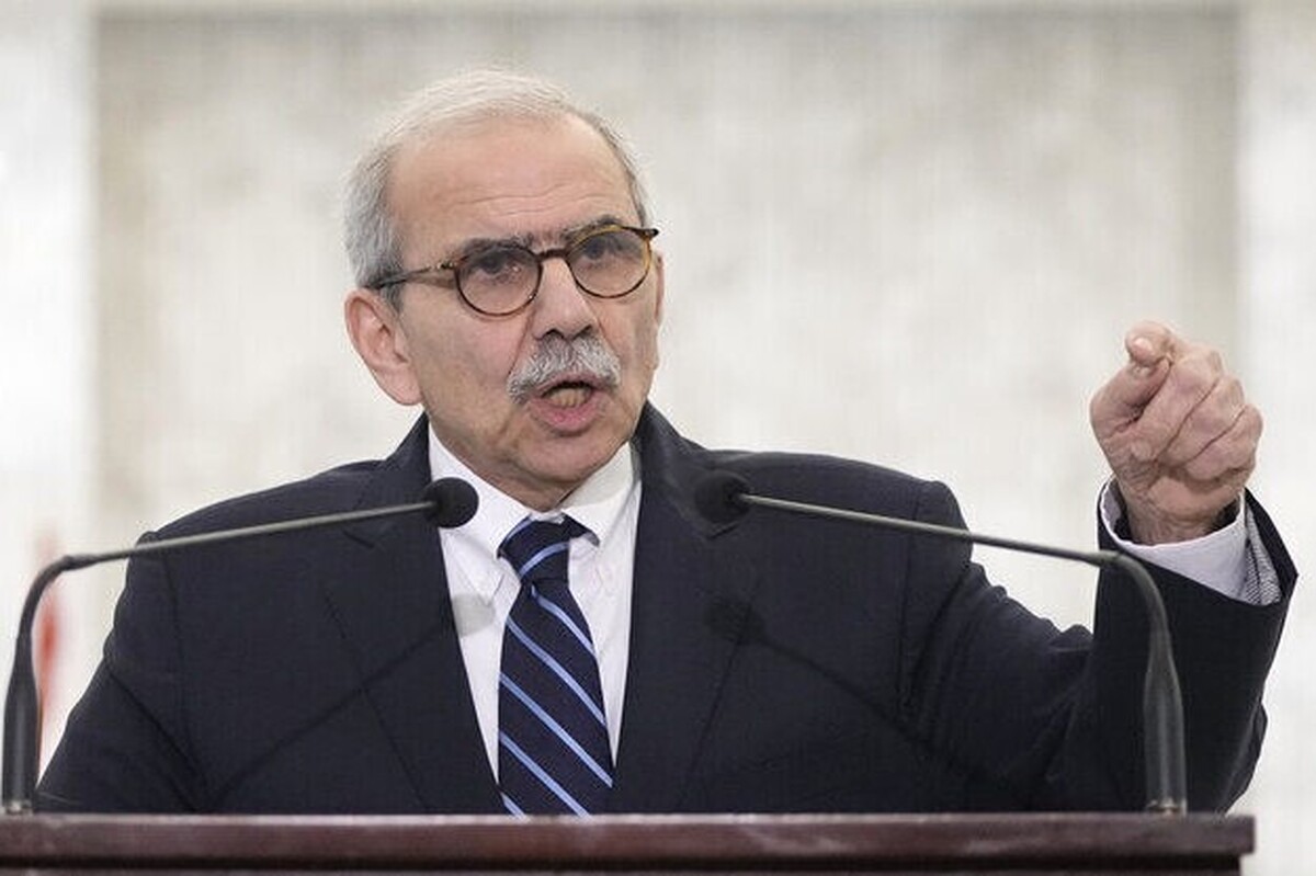 نخست‌وزیر لبنان که همواره بر انحصار سلاح در دست دولت و خلع سلاح حزب‌الله تأکید دارد، در واکنش به حملات مستمر رژیم صهیونیستی به کشورش گفت حملات صهیونیست‌ها با وجود آتش‌بس متوقف نشده است و اشغال بخش‌هایی از سرزمین لبنان ادامه دارد.