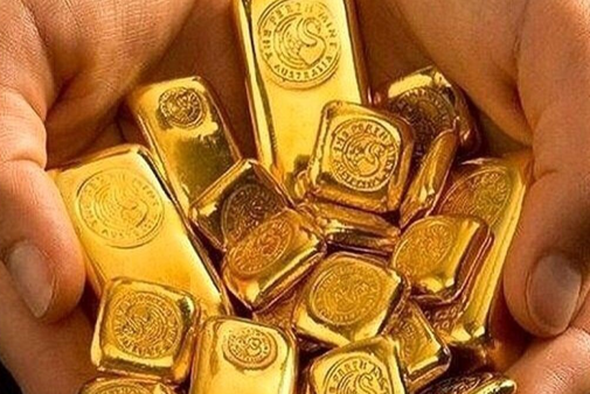 حسب مصوبه مراجع قانونی واردات طلا، پلاتین و نقره به صورت خام از طریق مبادی رسمی کشور مجاز بوده و از پرداخت عوارض گمرکی و هرگونه مالیات از قبیل مالیات عملکرد و ارزش افزوده معاف است.