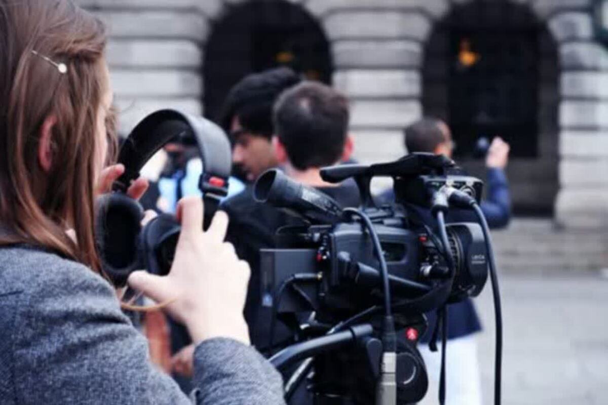 دو زن خبرنگار با نگاه انسانی خود نشان دادند که روزنامه‌نگاری هنوز می‌تواند جهان را تکان دهد.