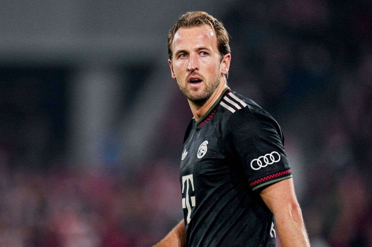 هری کین در حالی که به تمدید قرارداد با بایرن مونیخ فکر می‌کند، پیشنهاد بارسلونا را هم در جیب دارد.