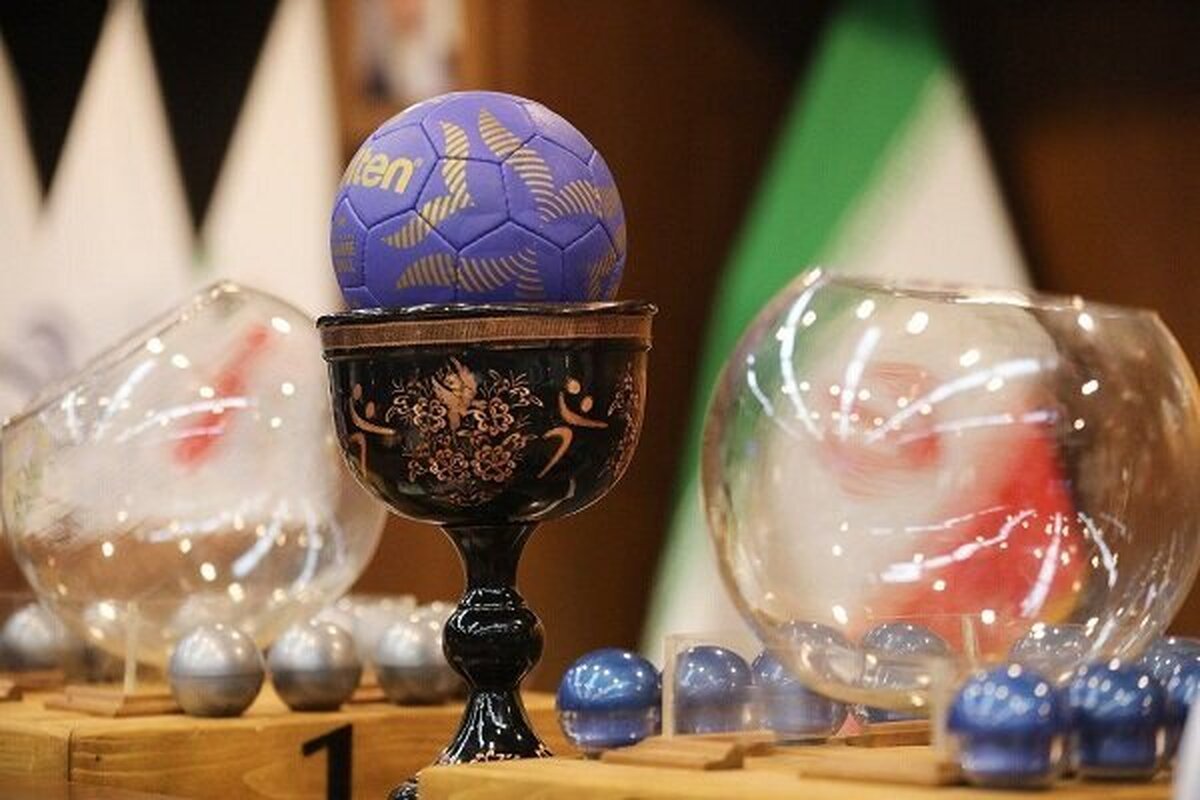 قرعه‌کشی مرحله یک شانزدهم نهایی جام حذفی فوتبال امروز انجام شد.