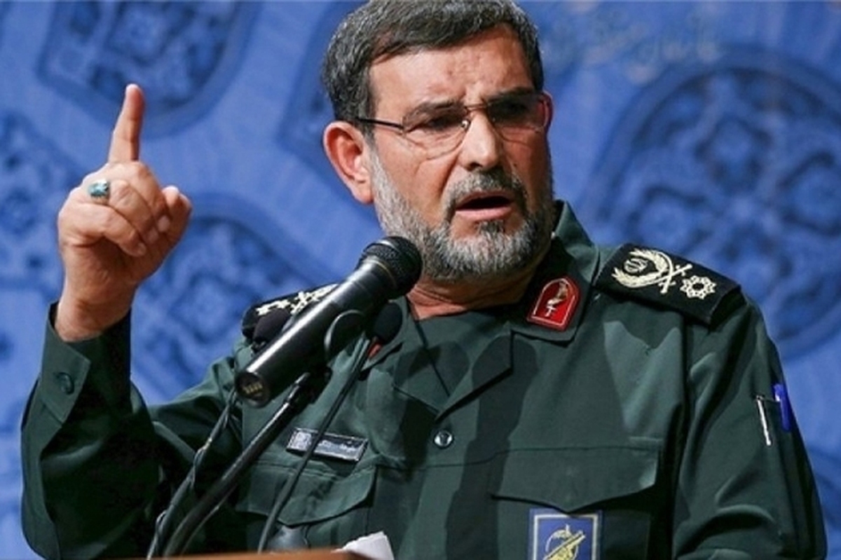 فرمانده نیروی دریایی سپاه در بازدید از یگان‌های ویژه عملیاتی مستقر در جزایر خلیج‌فارس با تأکید بر آمادگی کامل نیرو‌ها گفت جزایر کشور «دژ‌های مستحکمی» هستند و رزمندگان حاضر در آنها با اراده و معنویت بالا آماده دفاع از تمامیت ارضی‌اند.