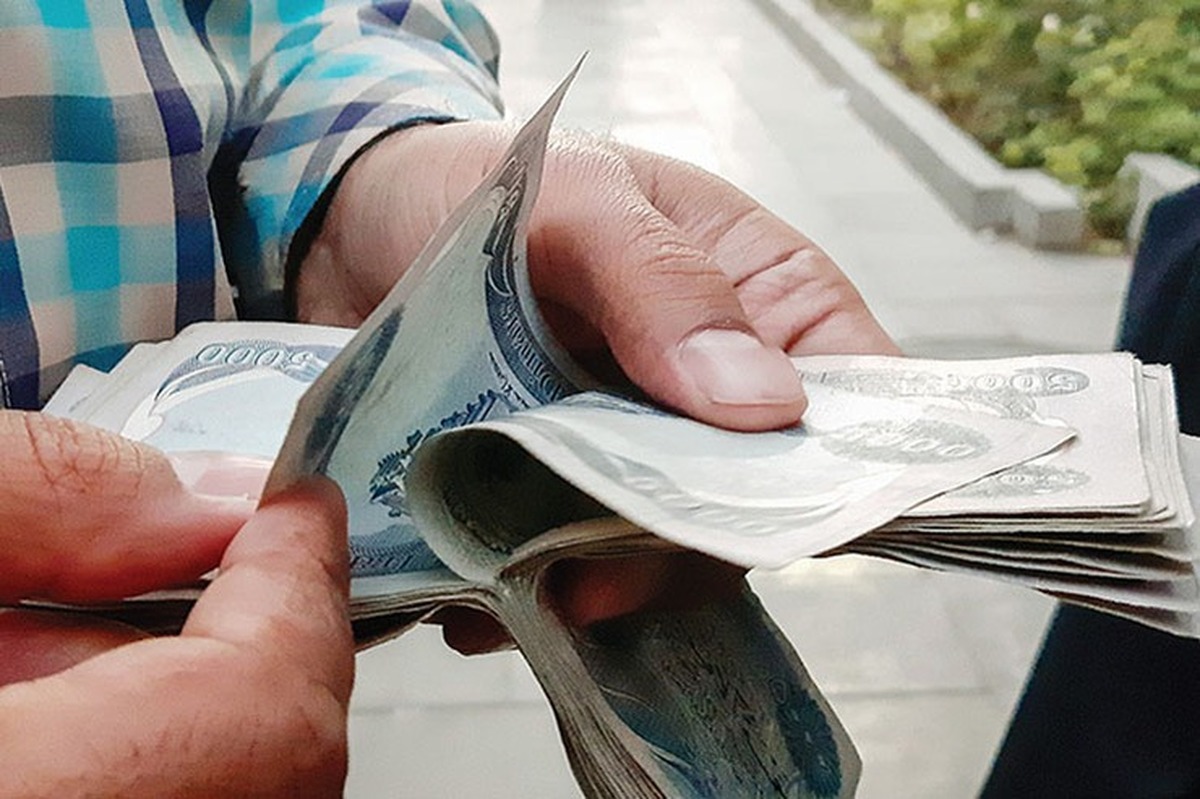 نرخ امروز دینار عراق، لیر ترکیه، افغانی افغانستان، ریال سعودی، دینار کویت، ریال عمان و منات آذربایجان در بازار آزاد ارز مشهد اعلام شد.