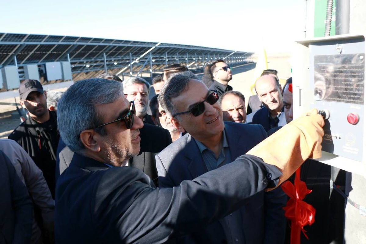 بهره‌برداری همزمان از ۷ مگاوات نیروگاه خورشیدی کشاورزی، صنعتی و خانگی در تربت حیدریه با حضور استاندار خراسان رضوی برگزار شد، استاندار خراسان رضوی در این مراسم گفت: امیدواریم تا پایان سال از مرز ۴۰۰ مگاوات پروژه فعال عبور کنیم.