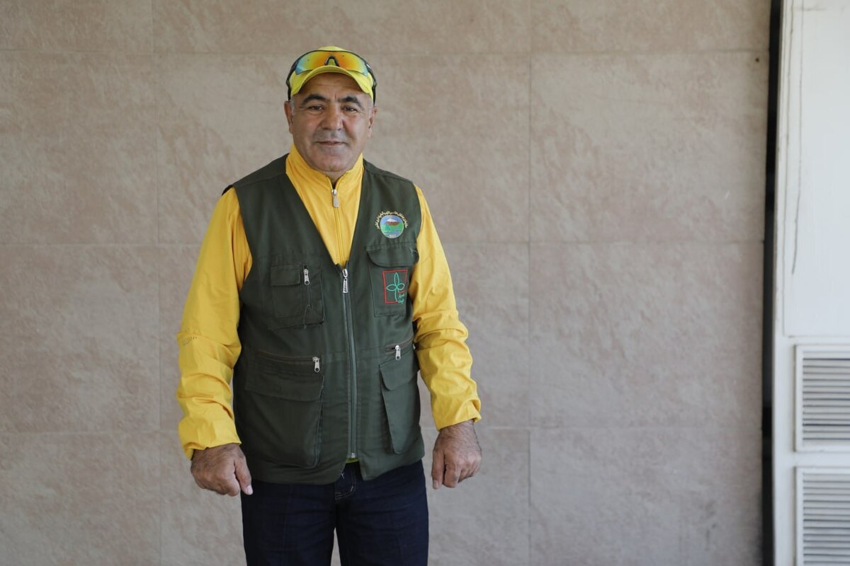 کرامت عزیززاده، دوچرخه‌سوار صلح‌طلب و سفیر سازمان منابع طبیعی، در قالب طرح ملی «هر ایرانی؛ سه نهال» به مشهد رسیده است. او در سفری چهار‌ساله با رکاب‌زنی در شهرها و روستاهای کشور، پیام درختکاری و حفاظت از محیط‌زیست را میان مردم، دانش‌آموزان و خانواده‌ها ترویج می‌دهد.