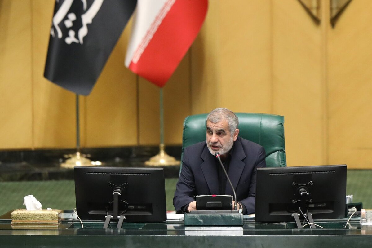 نایب‌رئیس مجلس شورای اسلامی، تأکید کرد: یکی از دلایل نارضایتی مردم از نظام و دولت، کندی و پیچیدگی روند صدور مجوزهاست؛ چراکه امضای طلایی همچنان وجود دارد.