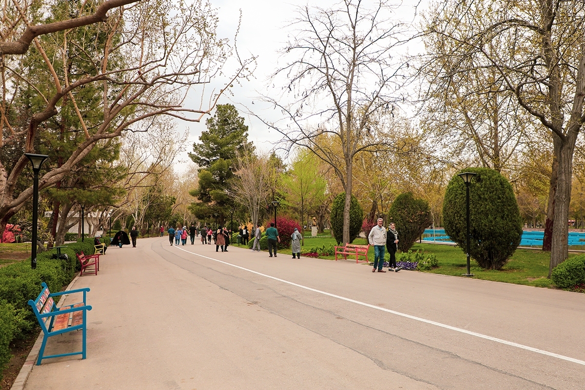 کیفیت هوای شهر مشهد، امروز چهاردهم آبان‌ماه، در محدوده قابل‌قبول قرار گرفته و پیش‌بینی می‌شود در روزهای آینده نیز با توجه به تداوم شرایط جوی نیمه‌ابری، وضعیت سالم هوای شهر ادامه داشته باشد.