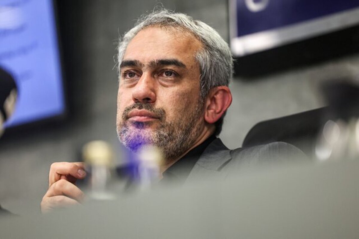 وزیر امور اقتصادی و دارایی تأکید کرد که به وضعیت نامطلوب گمرک رسیدگی می‌شود و نتایج آن به‌زودی اعلام خواهد شد.