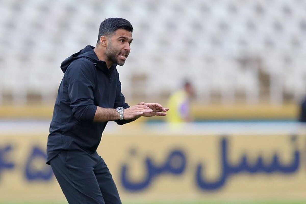سرمربی تیم ملی فوتبال امید ایران، به کارش در این تیم ادامه خواهد داد.