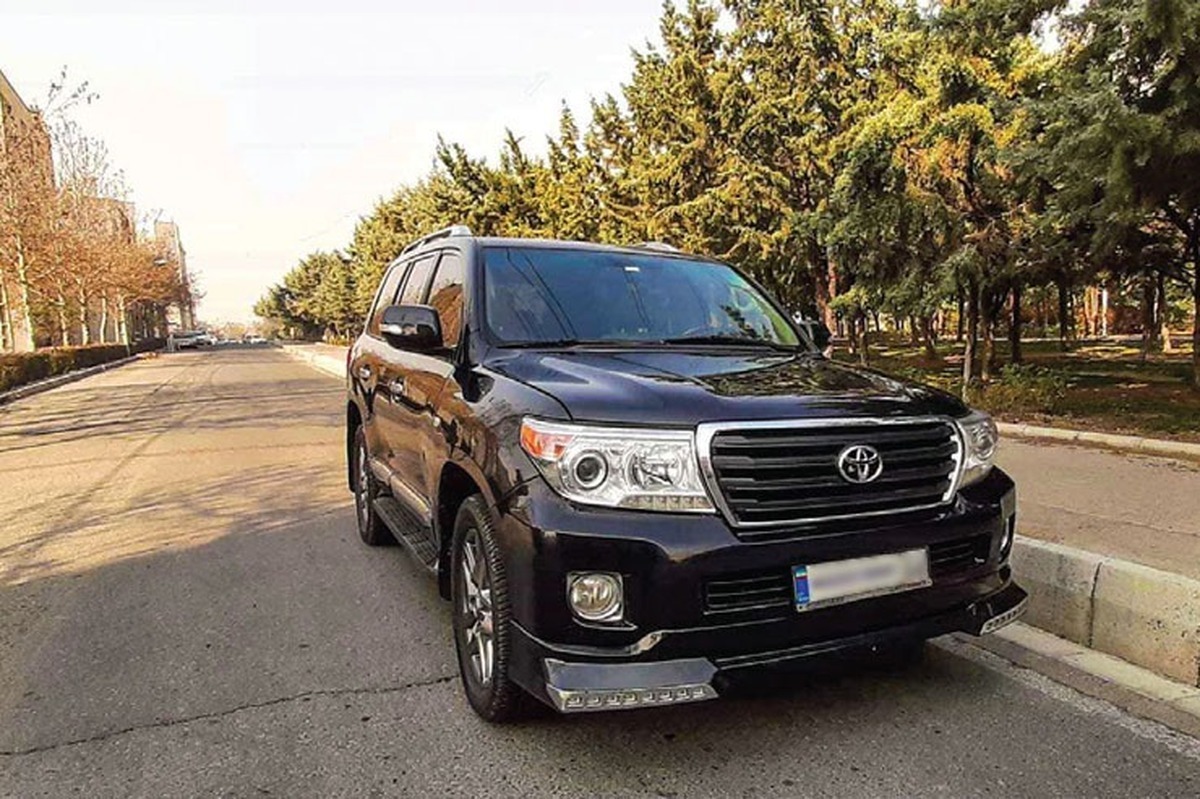 کشف یک دستگاه خودروی لندکروز قاچاق به ارزش ۱۲۰ میلیارد ریال در رباط کریم (۱۴ آبان ۱۴۰۴)