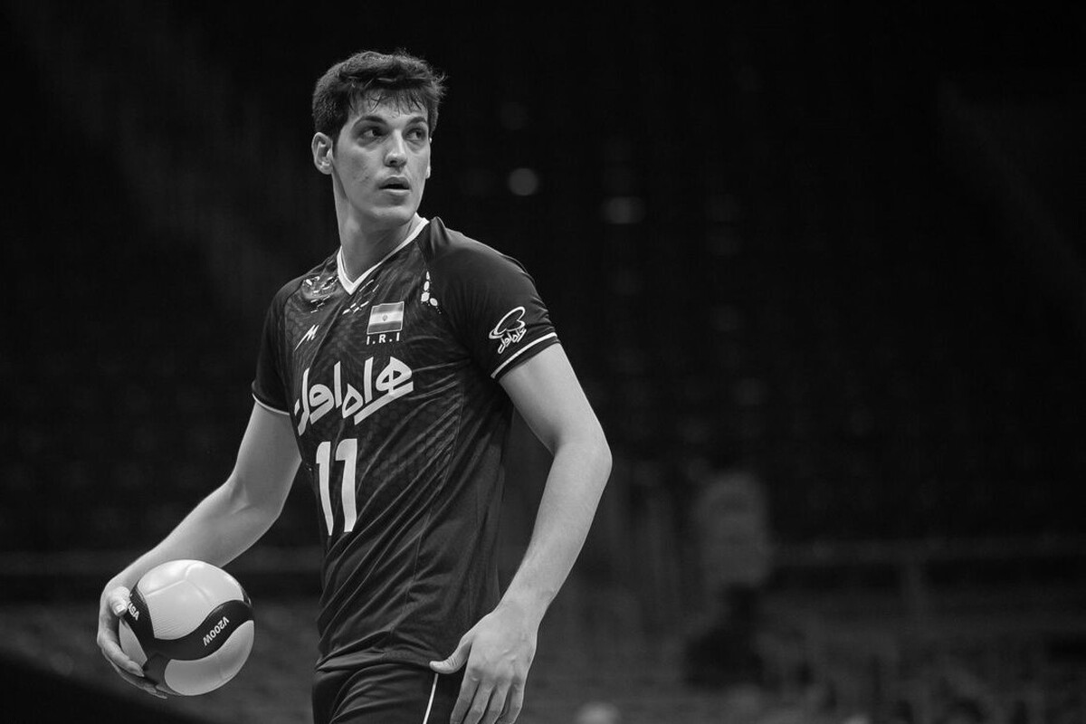 صابر کاظمی، ستاره جوان و چپ‌دست والیبال ایران، سحرگاه روز چهارشنبه ۱۴ آبان در ۲۶ سالگی درگذشت. او که قرار بود در فصل جاری برای تیم الریان قطر به میدان برود، روز جمعه ۲۵ مهر در هنگام ریکاوری در استخر دچار عارضه مغزی و به بیمارستان منتقل شد. او روز دوشنبه پنجم آبان با هماهنگی فدراسیون والیبال و تیم پزشکی از دوحه به تهران منتقل شد، اما متأسفانه تلاش‌ها برای بهبود او بی‌نتیجه ماند.