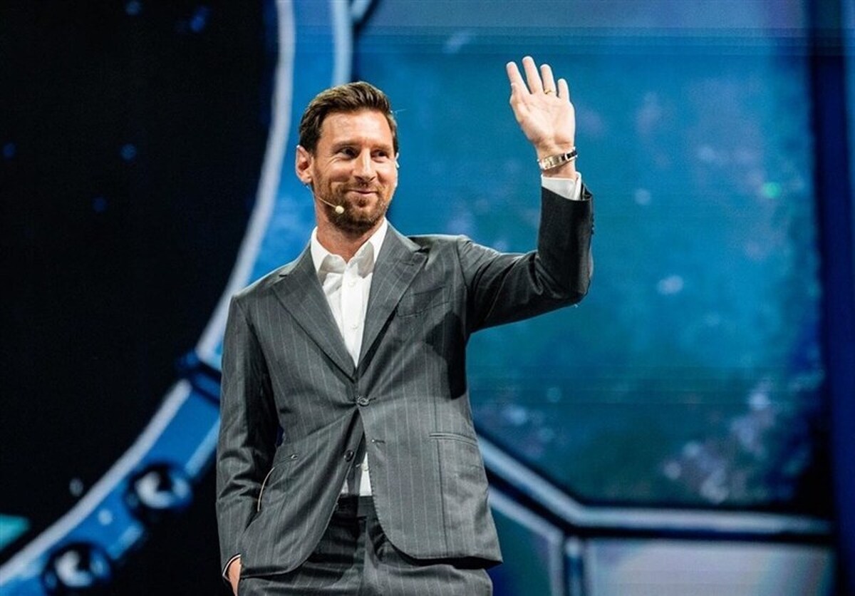 فوق ستاره آرژانتینی فوتبال جهان واکنش تندی به اظهارات رونالدوی پرتغالی نشان داد.