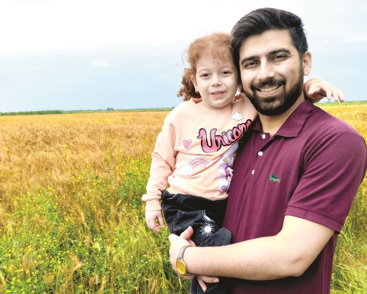 همسر شهید مهدی حجت‌پناه گفت: همسرم خیلی منتظر بود تا دوباره بچه‌دار شویم و یک عضو جدید به خانواده کوچکمان اضافه شود؛ اما قسمت نبود که خودش در این موقعیت حضور داشته باشد.