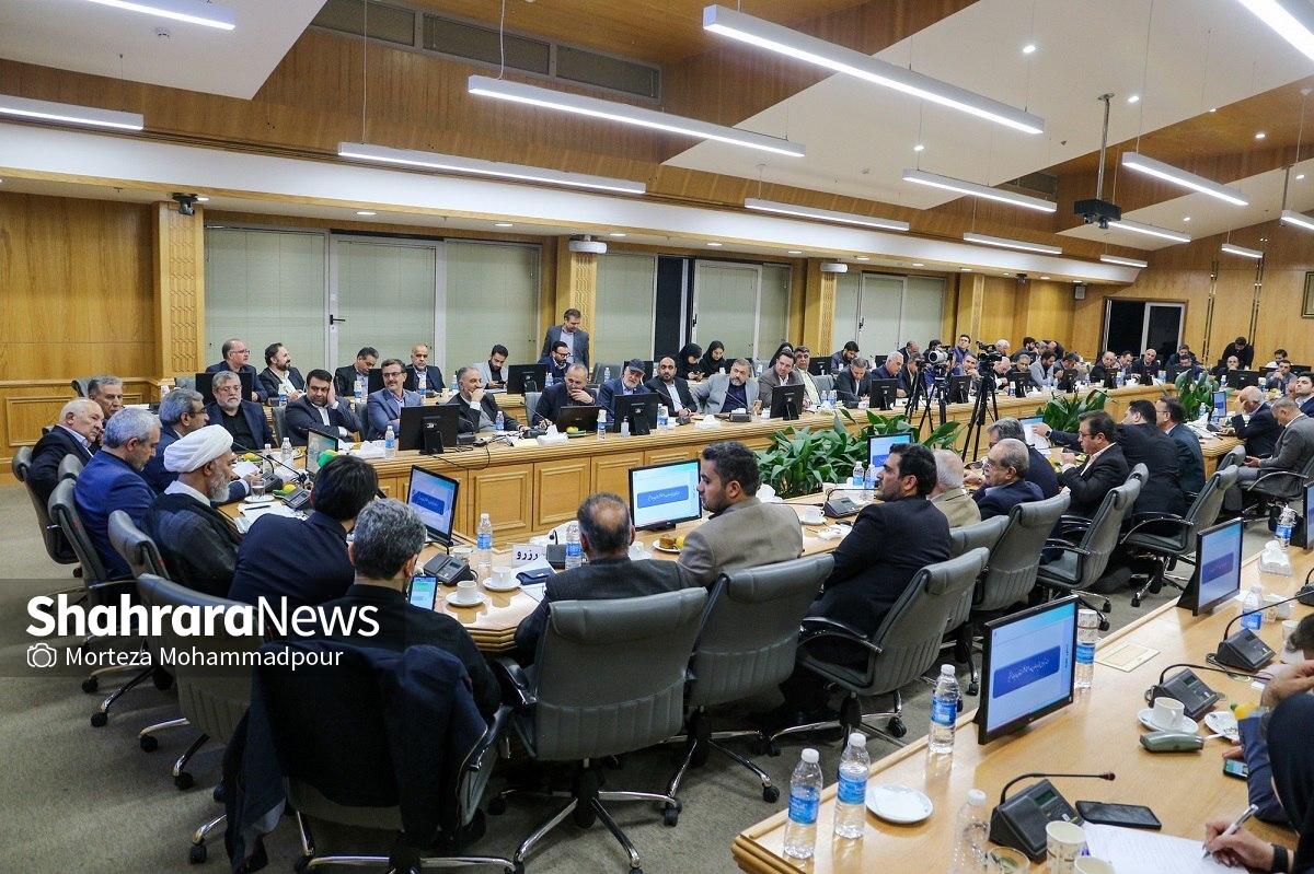 در جریان یکصدوسی‌و‌هشتمین جلسه شورای گفت‌وگوی دولت و بخش خصوصی خراسان رضوی که با حضور وزیر اقتصاد برگزار شد، مدنی‌زاده وعده داد تا قانون توزیع مالیات بر ارزش افزوده را به‌نفع شهرداری‌ها، اصلاح کرده و تناسب بیشتری میان سهم شهرداری مشهد و هزینه‌های جاری شهر برقرار کند.