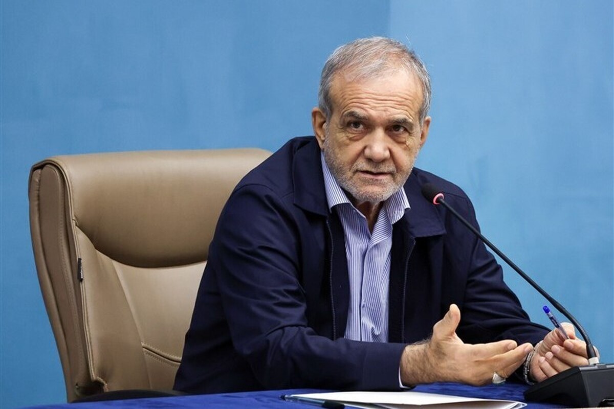 رئیس‌جمهور گفت: اختلافات و دعوا‌های جناحی و سیاسی را کنار بگذاریم و وفاق را در عمل معنا ببخشیم.