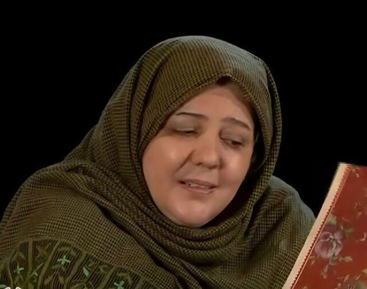 زویا امامی، بازیگر قدیمی تلویزیون، سینما و تئاتر شب گذشته ۱۵ آبان ماه درگذشت.