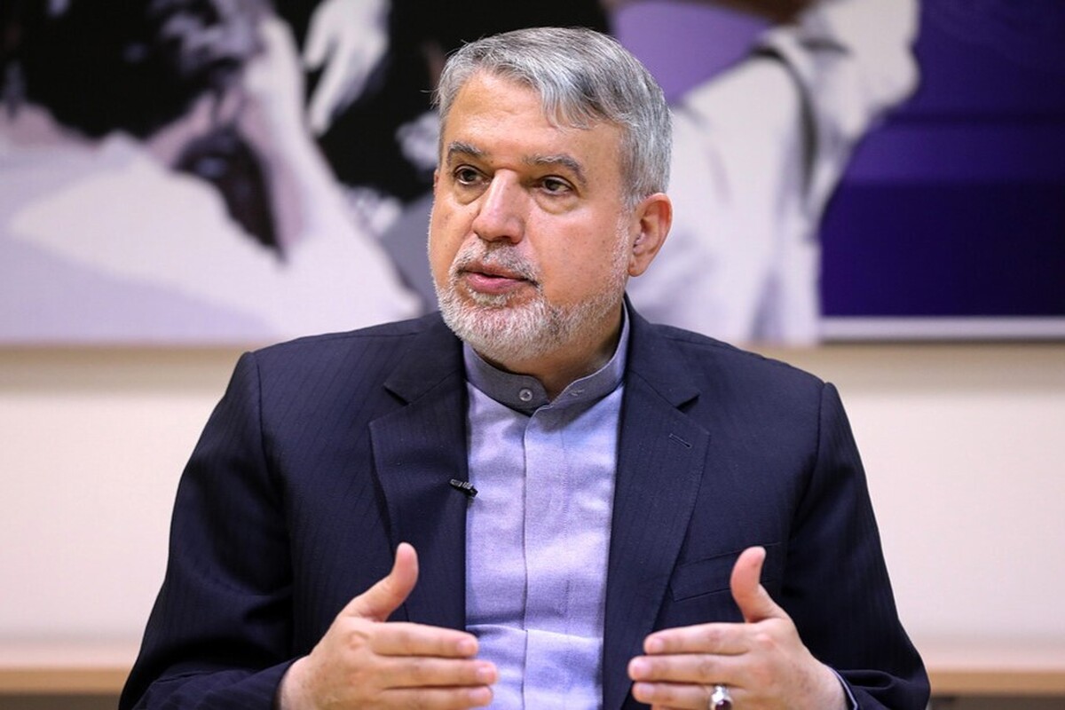 وزیر میراث فرهنگی، گردشگری و صنایع‌دستی با اشاره به تصویب منشور کوروش بزرگ در چهل‌وسومین کنفرانس عمومی یونسکو، این رخداد را «نشانه‌ای از جایگاه تمدن ایران در بنیان‌گذاری مفاهیم جهانی عدالت، کرامت انسانی و گفت‌وگوی میان فرهنگ‌ها» توصیف کرد و آن را «تجدید میثاق تمدنی با وجدان جهانی» دانست.