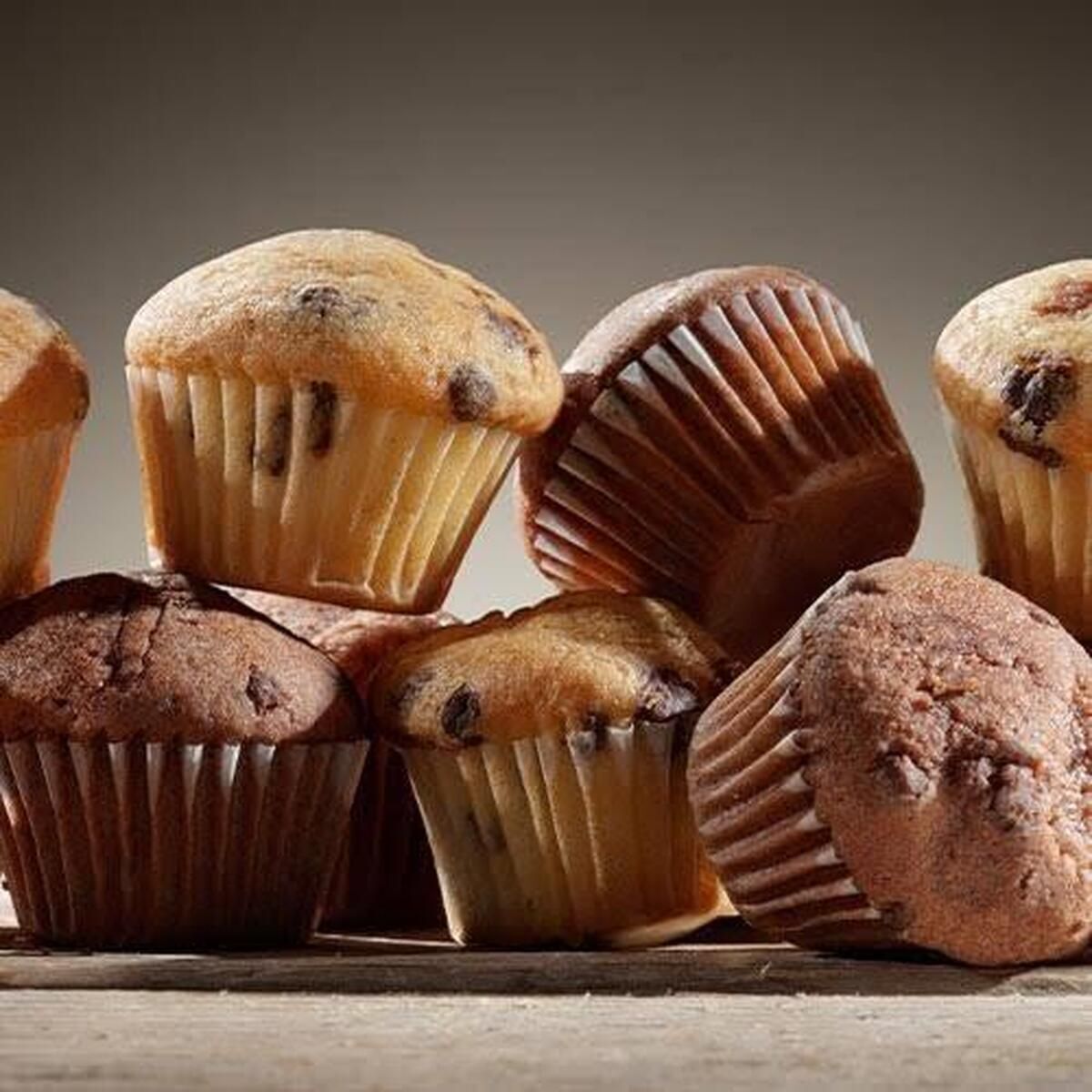 براساس اعلام دفتر بهبود تغذیه جامعه وزارت بهداشت، تنقلاتی مانند کیک و کلوچه، برخلاف تصور عمومی، دارای کالری، قند و چربی بالایی هستند و مصرف بی‌رویه آنها می‌تواند موجب افزایش وزن و چاقی شود.