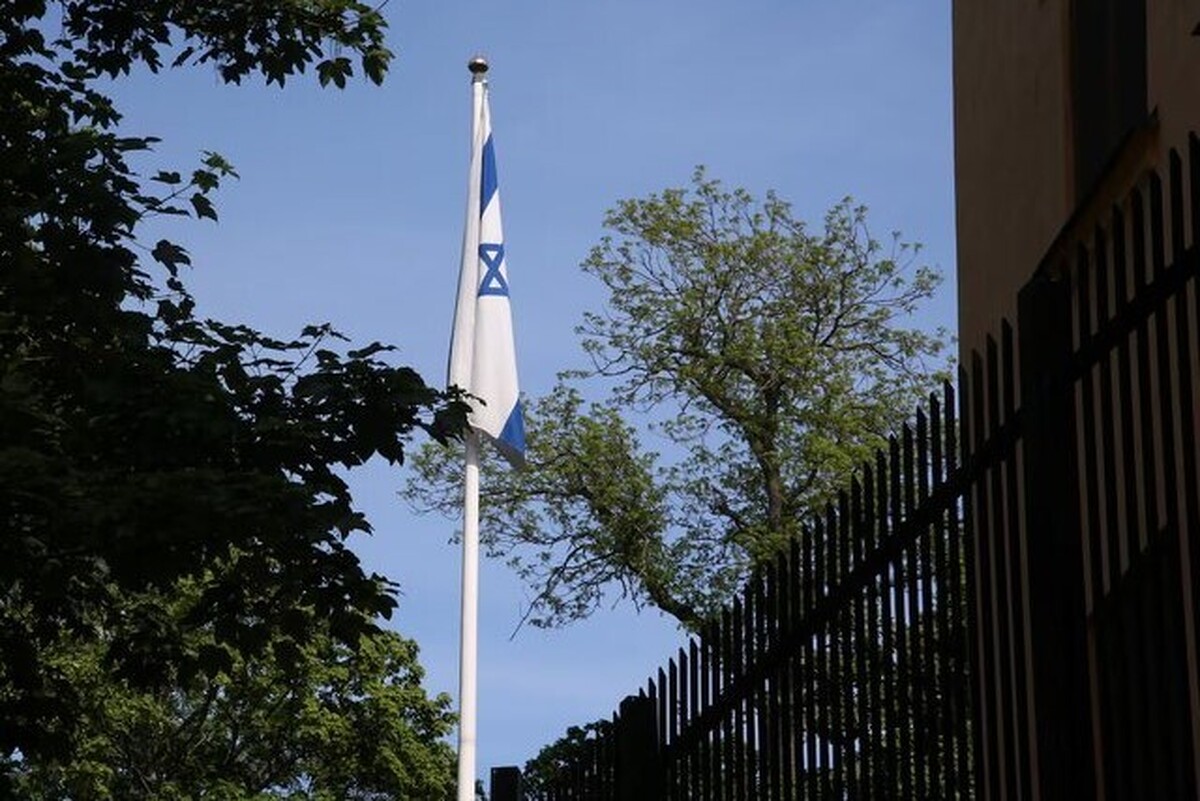 پایگاه خبری آمریکایی با اذعان به اینکه رژیم صهیونیستی سابقه طولانی در تلاش برای ترور مقامات ایرانی در سایر کشور‌ها دارد، مدعی خنثی‌سازی طرح ترور سفیر تل‌آویو در مکزیکوسیتی شد.