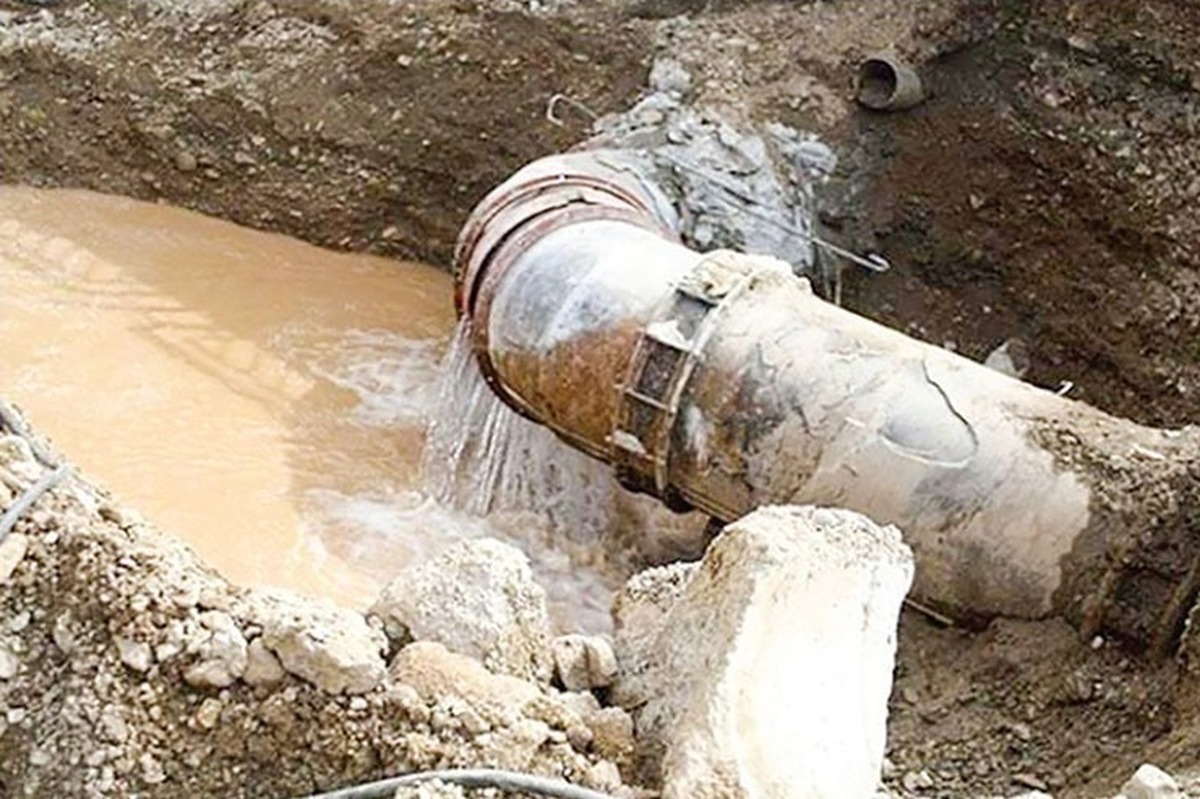 اصلاح هدررفت ۴۰ درصدی در شبکه آب شرب سرخس آغاز شد