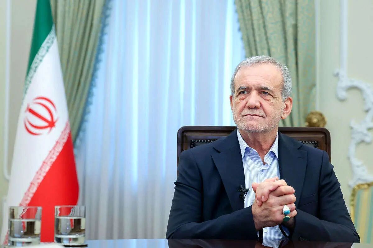 مسعود پزشکیان رئیس جمهور اسلامی ایران در پیامی تاکید کرد که تصویب منشور کوروش نماد تداوم حضور ایران در وجدان تمدن بشری است.