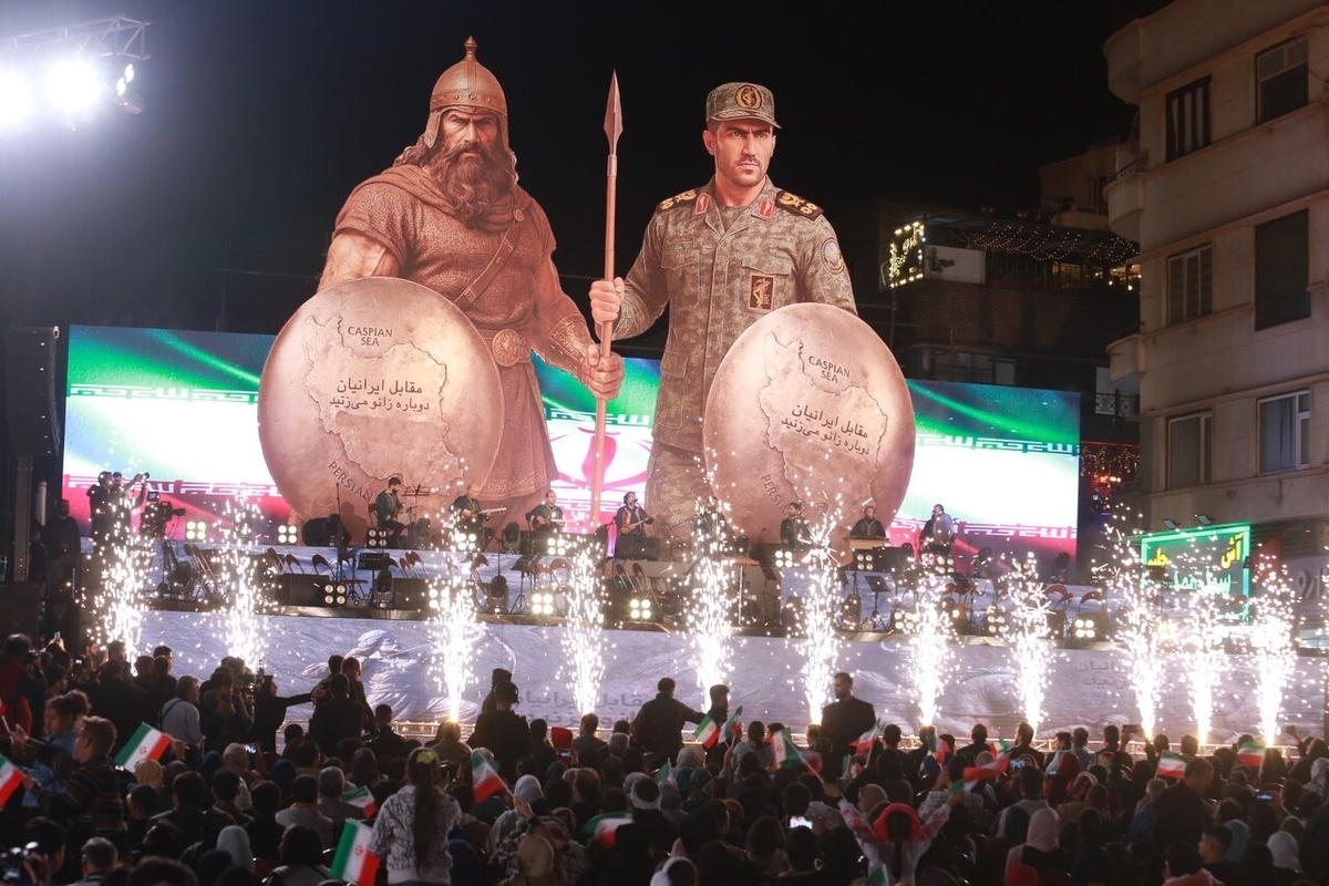 مجسمه‌ای با عنوان «مجسمه والرین»، بازنمایی تاریخیِ اسارت امپراتور روم در برابر ایران، پس از نصب مقدماتی در میدان انقلاب تهران، به‌زودی به میدان آزادی منتقل می‌شود.