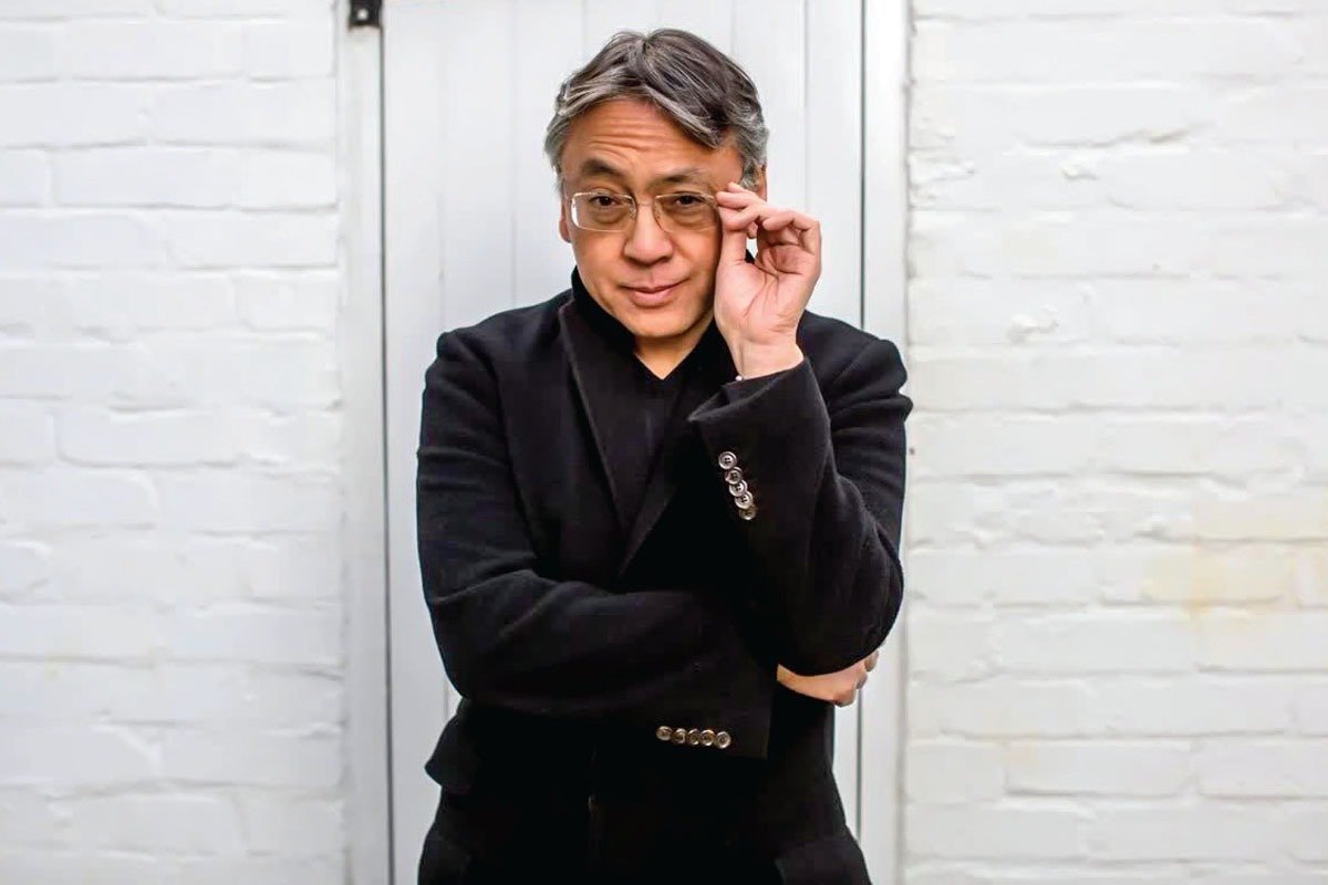 هزارتوی خاطرات انسان، تغییر واقعیات در حافظه و خودفریبی، موضوعاتی هستند که کازوئو ایشی گورو بیش از هر نویسنده دیگری کنکاش و بررسی کرده است.